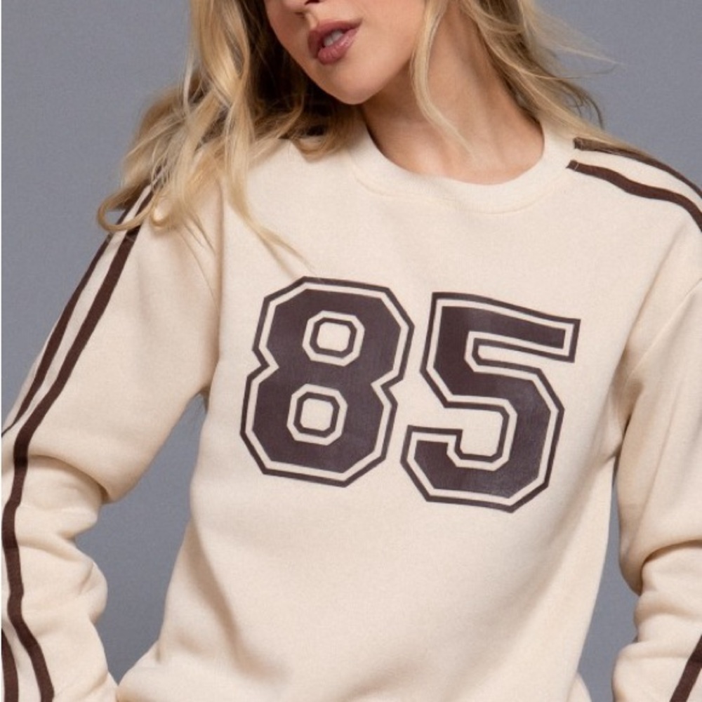 Cream Sweatshirt and Pants Set with 85 Print - Picture 3 of 5